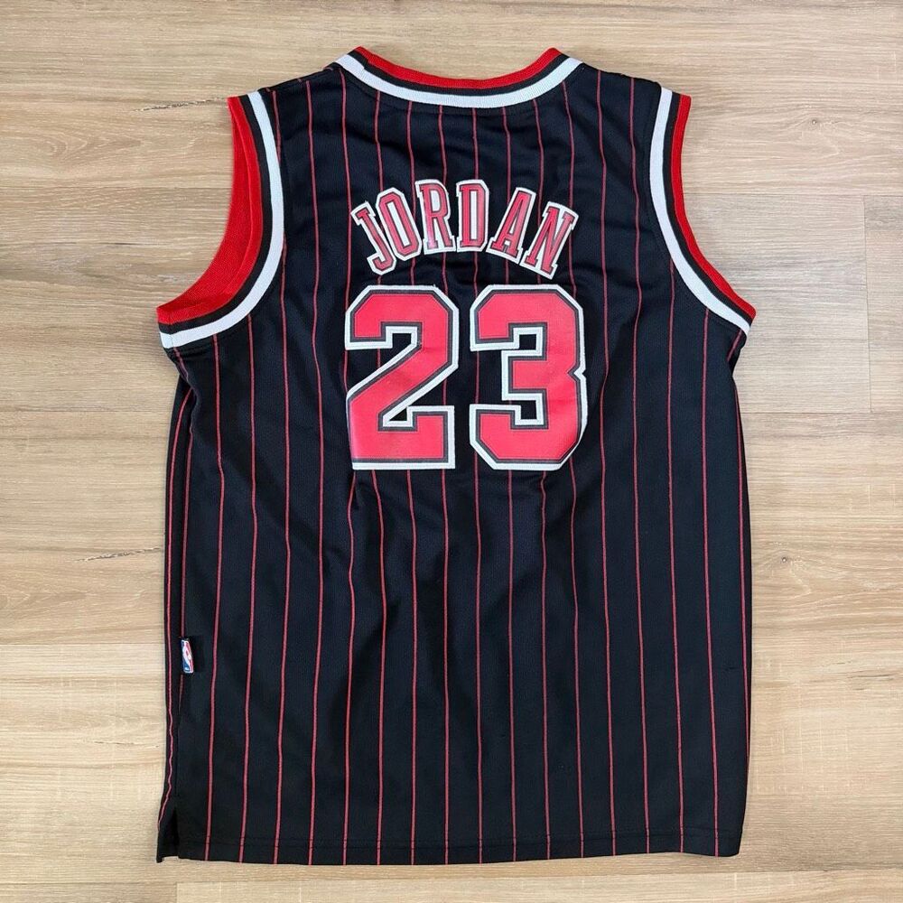 Vintage 90s Michael Jordan Nike Chicago Bulls Black Red Jersey Youth L Bred NBA